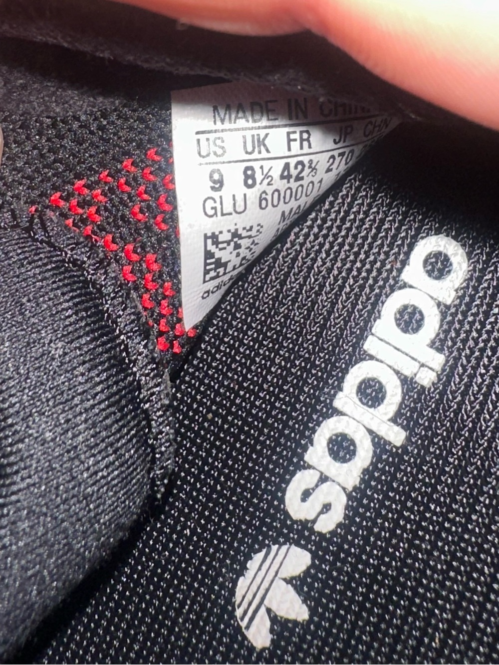 Yeezy Boost 350 V2 Black Red Men’s Size 9
Knit Sneakers Athletic Shoes - Picture 8 of 8